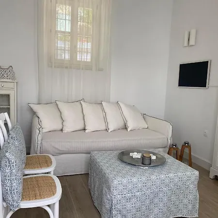 Sea Breeze - A Waterfront *