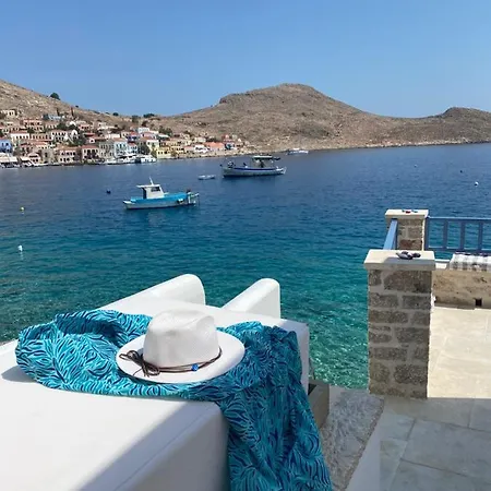 Sea Breeze - A Waterfront וילה