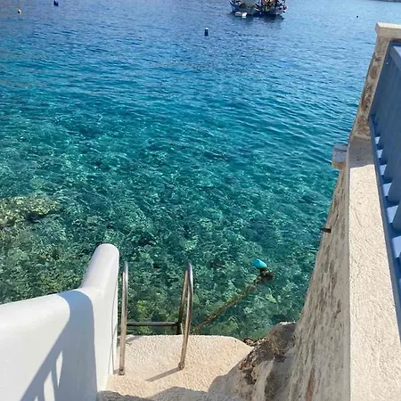 Villa Sea Breeze - A Waterfront Chalki Town