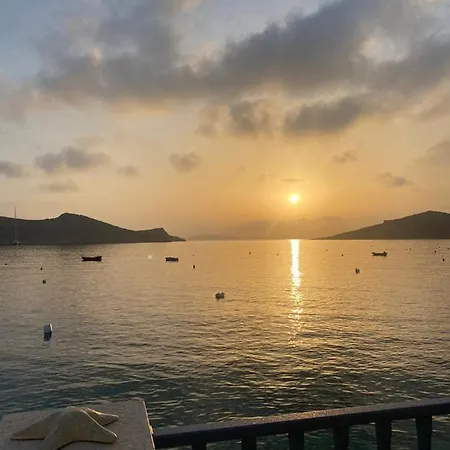 Sea Breeze - A Waterfront Villa Chalki Town