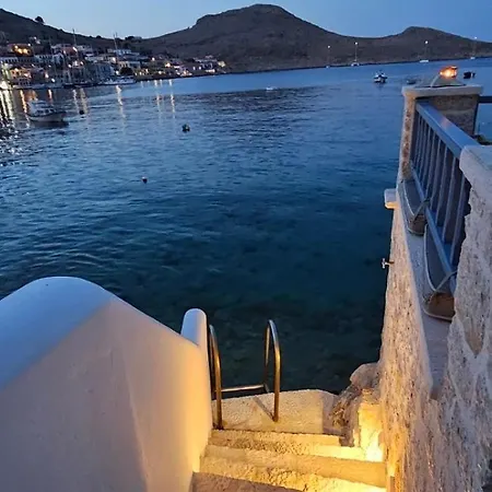 Villa Sea Breeze - A Waterfront *