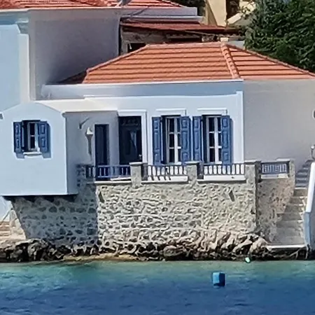 Villa Sea Breeze - A Waterfront Chalki Town