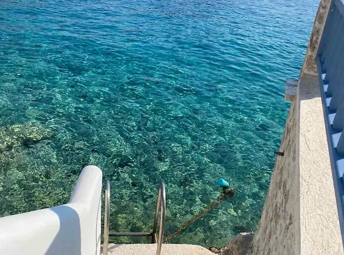 ヴィラ Sea Breeze - A Waterfront Chalki Town