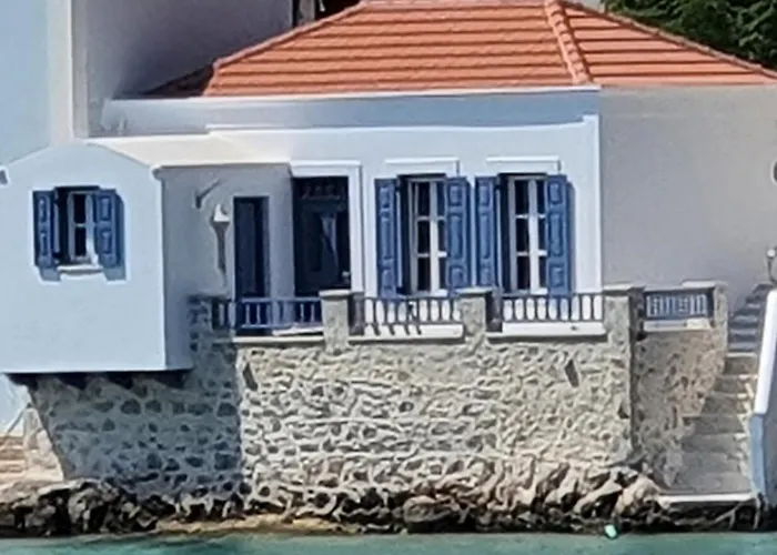 ヴィラ Sea Breeze - A Waterfront Chalki Town